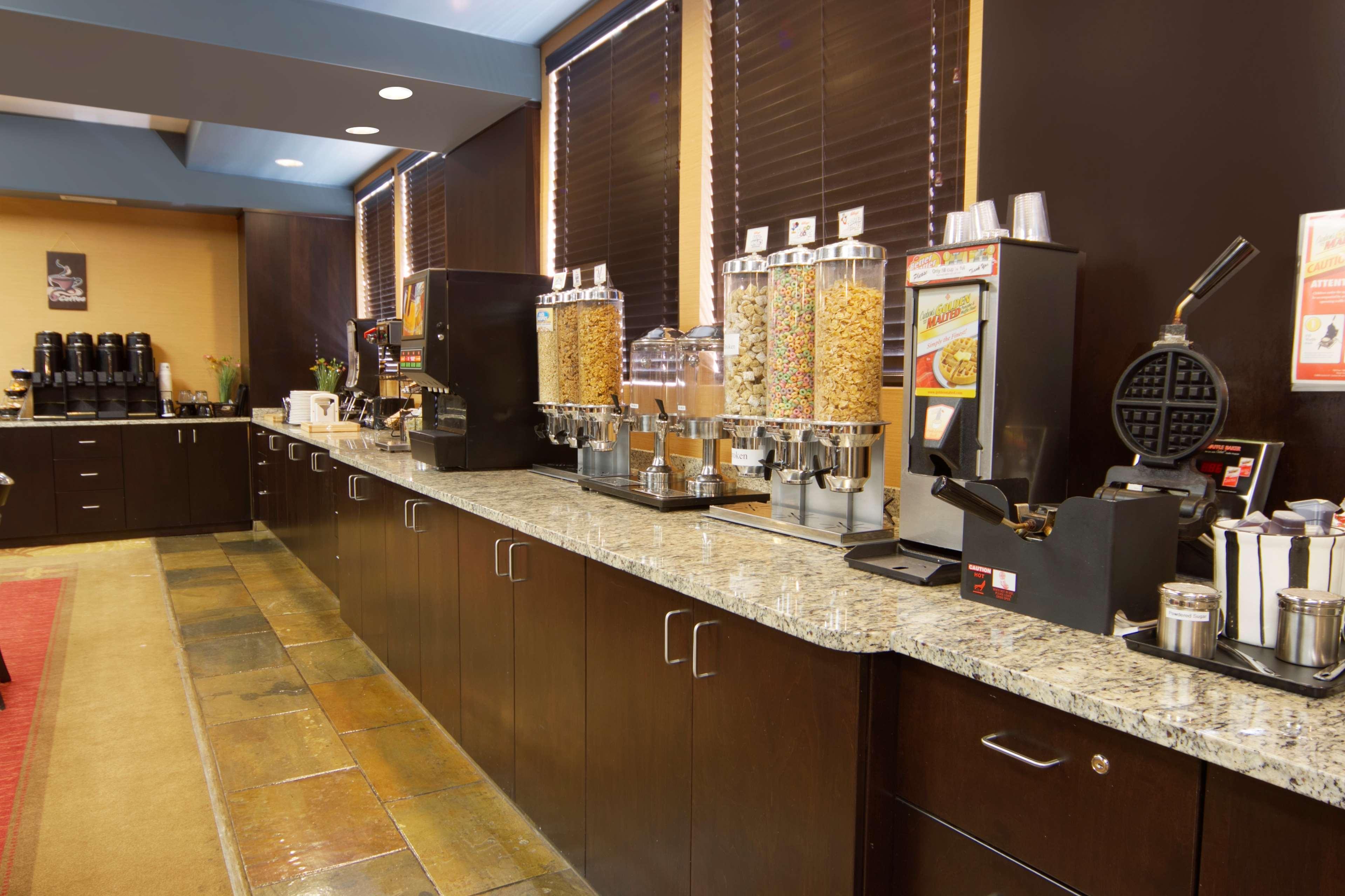 Best Western Bonnyville Inn&Suites Exterior foto